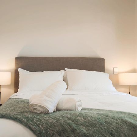 Luxurious 2 Bedroom Apartment Free Secure Parking Оукланд Екстериор снимка