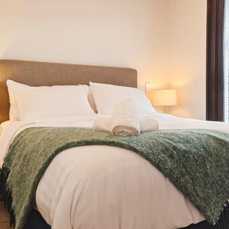 Luxurious 2 Bedroom Apartment Free Secure Parking Оукланд Екстериор снимка