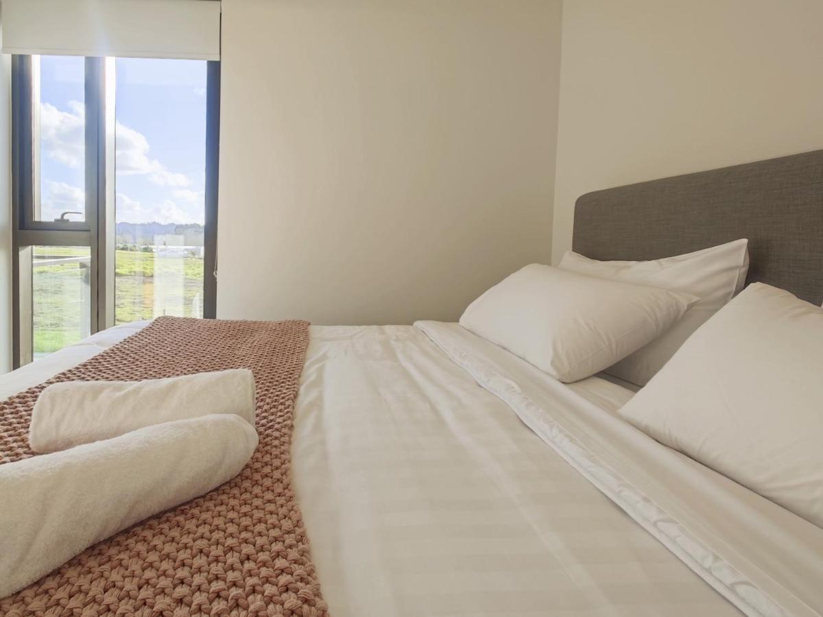 Luxurious 2 Bedroom Apartment Free Secure Parking Оукланд Екстериор снимка